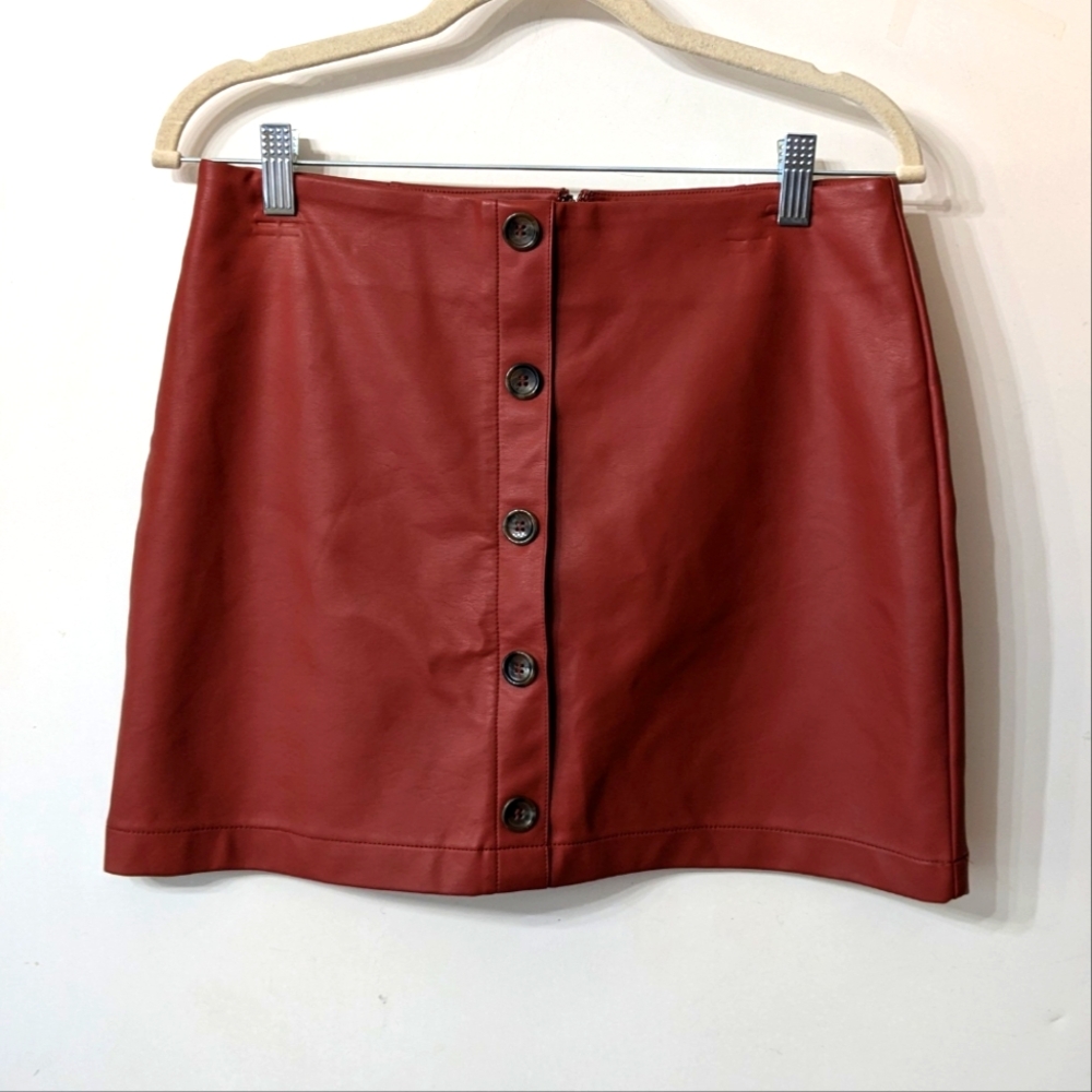 Forever 21 faux leather mini skirt size L